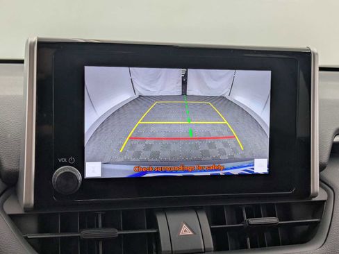 Used 2024 Toyota RAV4 LE AWD/4WD image 27