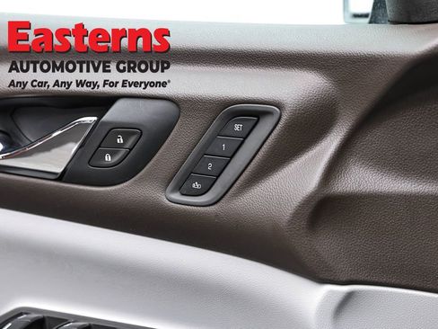 Used 2021 GMC Acadia SLT w/ Preferred Package image 22