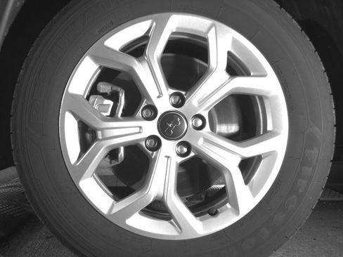 Used 2025 Jeep Compass Latitude AWD/4WD image 12