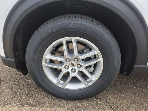 New 2026 Ford Explorer Active RWD image 22
