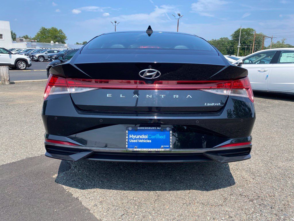 Certified 2023 Hyundai Elantra Limited w/ Winter Weather Package FWD image 5