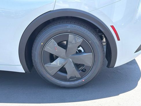 New 2026 Toyota Prius Plug-In Hybrid FWD image 17