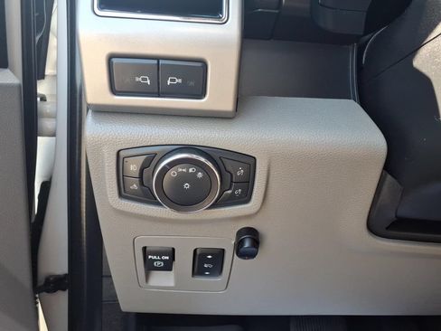 Used 2019 Ford F150 Lariat w/ Equipment Group 502A Luxury AWD/4WD image 11