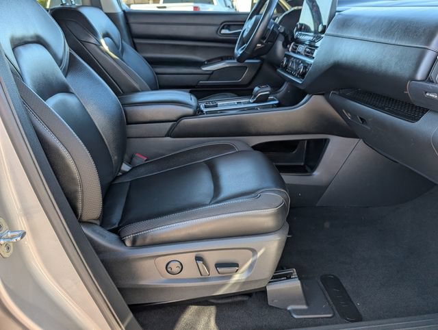 Used 2023 Nissan Pathfinder SL AWD/4WD image 23