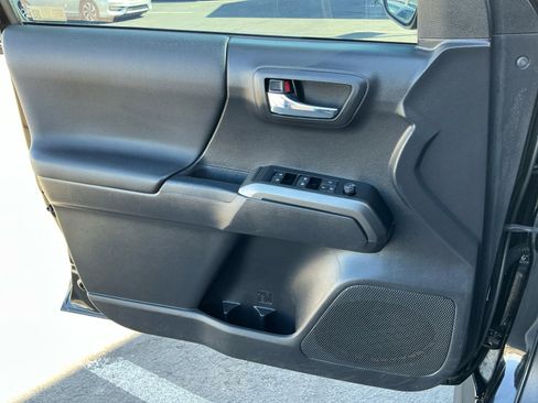 Used 2023 Toyota Tacoma TRD Sport image 13