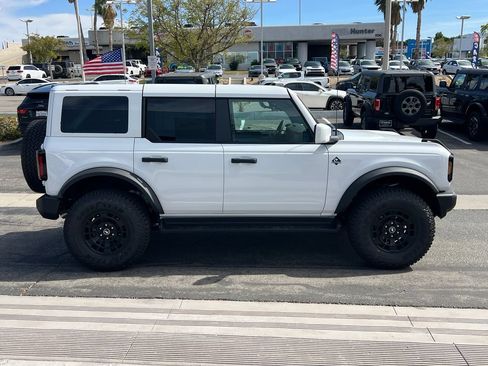 New 2026 Ford Bronco Outer Banks w/ Sasquatch Package AWD/4WD image 9