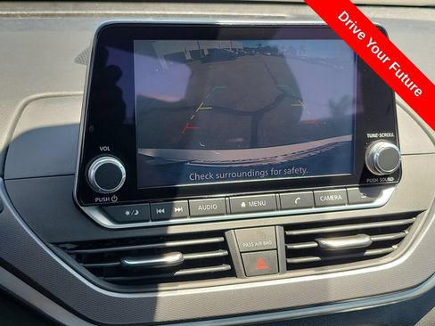 Used 2023 Nissan Altima 2.5 SR FWD image 12