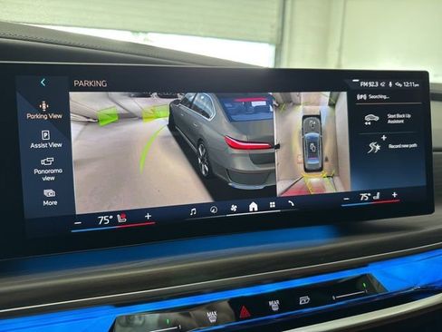 Used 2024 BMW i7 xDrive60 w/ Premium Package image 43