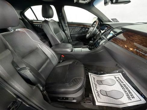 Used 2018 Ford Taurus Limited AWD/4WD image 28