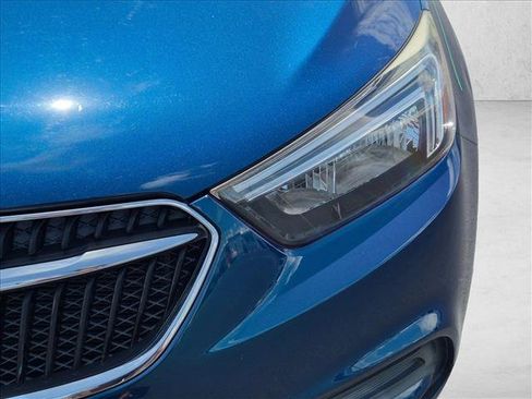 Used 2020 Buick Encore Preferred FWD image 9