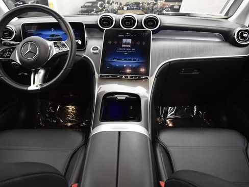 Certified 2024 Mercedes-Benz GLC 300 image 19