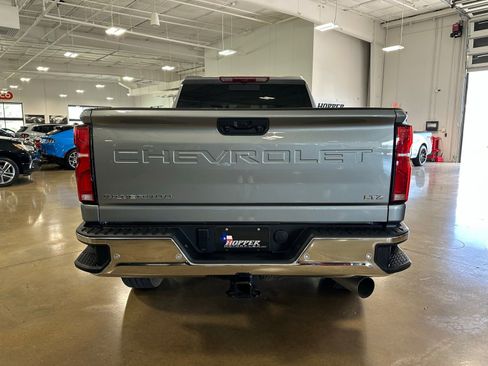 Used 2025 Chevrolet Silverado 2500 LTZ w/ LTZ Convenience Package image 6