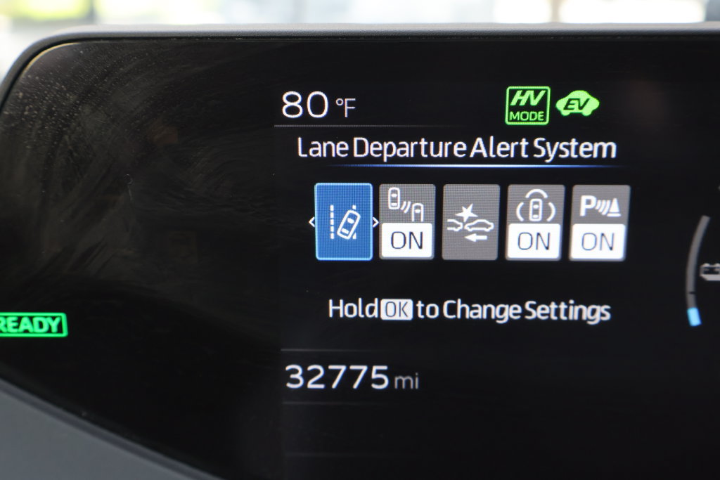 Certified 2024 Toyota Prius Prime FWD image 3