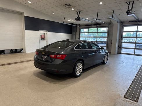 Used 2016 Chevrolet Malibu LT FWD image 7