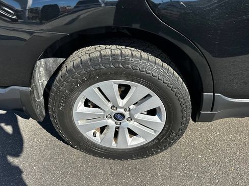 Used 2019 Subaru Outback 2.5i Premium AWD/4WD image 12