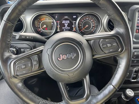 Used 2021 Jeep Gladiator Sport AWD/4WD image 8