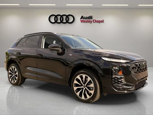 New 2026 Audi Q3 quattro 2.0T AWD/4WD image 6