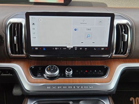 Used 2025 Ford Expedition Max King Ranch AWD/4WD image 18