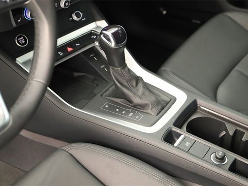 Certified 2025 Audi Q3 2.0T Premium Plus w/ Premium Plus Package image 18