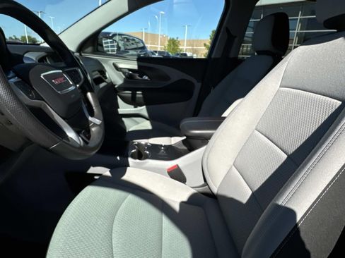 Used 2024 GMC Terrain SLE image 15