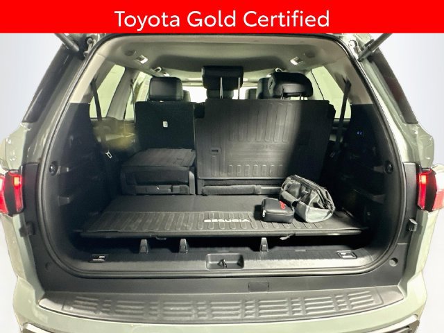 Used 2024 Toyota Sequoia SR5 AWD/4WD image 29