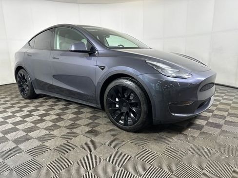 Used 2021 Tesla Model Y Long Range image 2