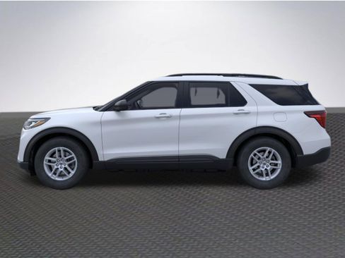 New 2026 Ford Explorer Active RWD image 3