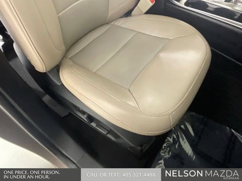 Used 2021 Ford Explorer Limited w/ Equipment Group 301A AWD/4WD image 28
