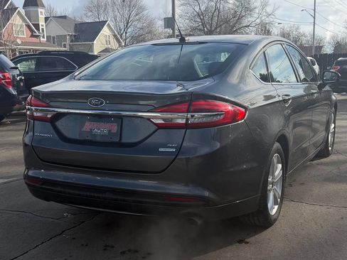 Used 2018 Ford Fusion SE image 12