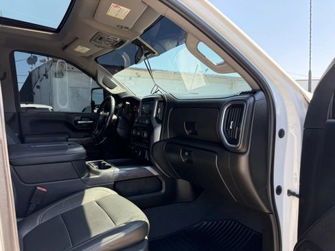 Used 2021 Chevrolet Silverado 2500 LTZ w/ LTZ Convenience Package AWD/4WD image 9