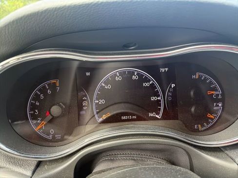 Used 2022 Jeep Grand Cherokee Limited image 12