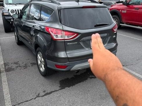 Used 2016 Ford Escape SE w/ Equipment Group 201A AWD/4WD image 7