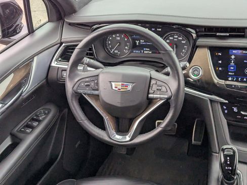 Used 2020 Cadillac XT6 Sport w/ Platinum Package image 16