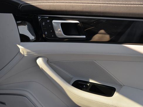 Certified 2022 Porsche Panamera 4 image 17