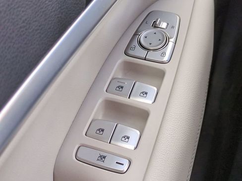 Used 2021 Genesis G70 2.0T image 21