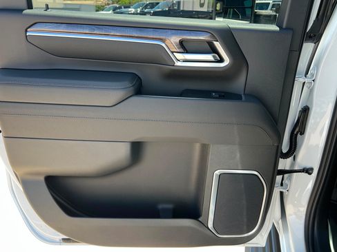 New 2026 Chevrolet Silverado 2500 LTZ w/ LTZ Plus Package AWD/4WD image 19