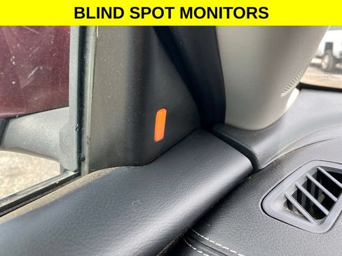 Used 2024 Nissan Sentra SV FWD image 12