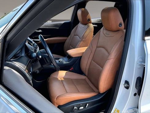 Used 2023 Cadillac XT4 Premium Luxury w/ Technology Package FWD image 27