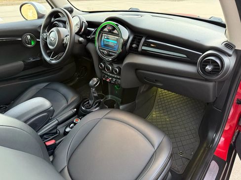 Used 2019 MINI Cooper 2-Door Hardtop w/ Premium Package image 13