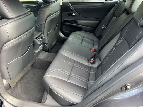 New 2025 Lexus ES 350 Ultra Luxury image 15