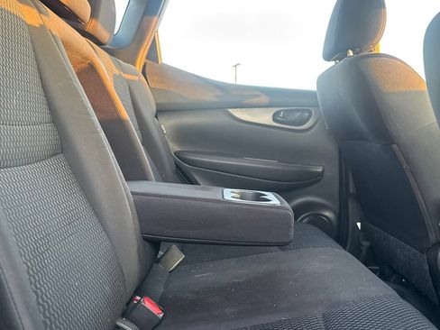 Used 2020 Nissan Rogue Sport S FWD image 35
