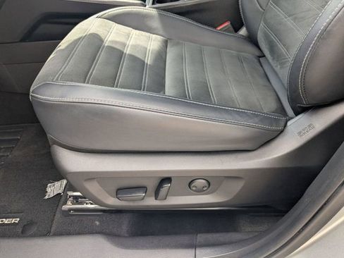 Used 2024 Mitsubishi Outlander SE image 20