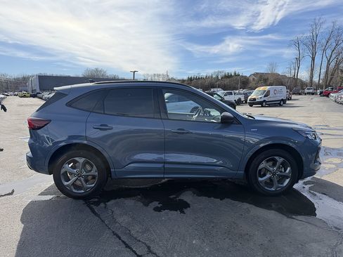 Certified 2024 Ford Escape ST-Line w/ Tech Pack #1 AWD/4WD image 9