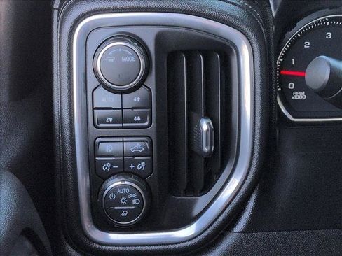 Used 2021 Chevrolet Silverado 2500 LTZ w/ LTZ Convenience Package AWD/4WD image 17