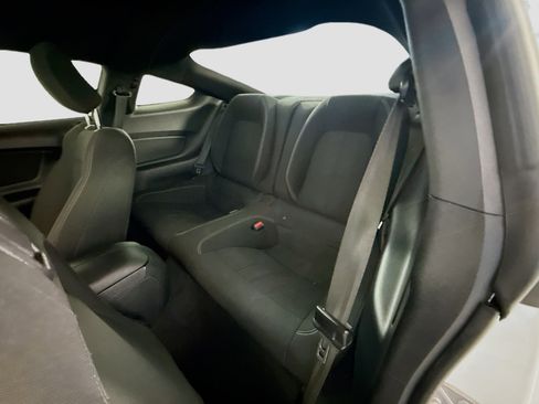 Used 2021 Ford Mustang Coupe image 25