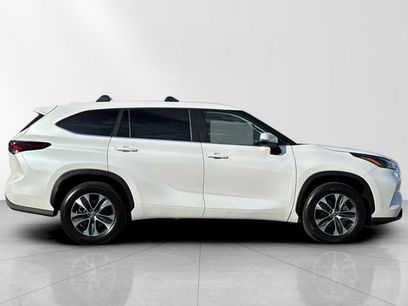 New 2025 Toyota Highlander XLE