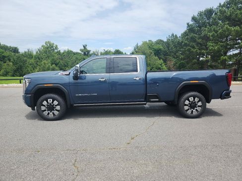 New 2026 GMC Sierra 3500 Denali w/ Denali Reserve Package AWD/4WD image 2