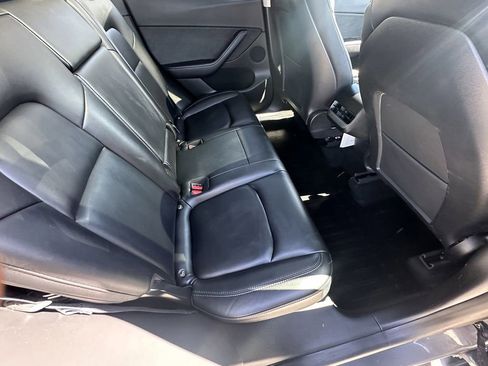 Used 2021 Tesla Model Y Long Range image 17