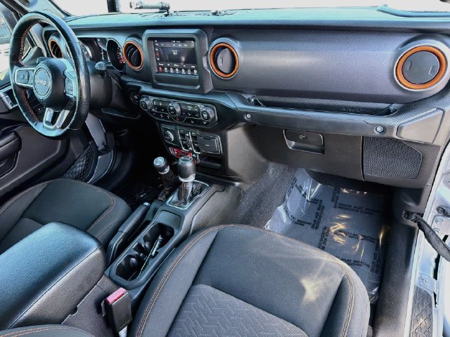 Used 2021 Jeep Gladiator Mojave w/ Cold Weather Group AWD/4WD image 31