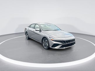 Used 2025 Hyundai Elantra Limited FWD video 2
